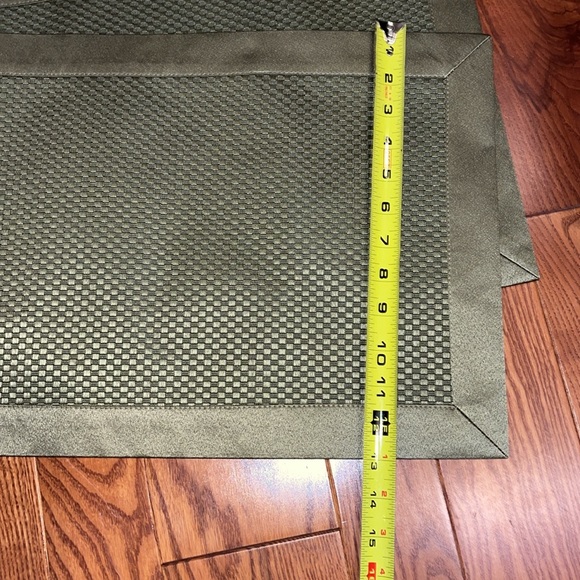 Set of 4 crosshaven waffle pattern placemats with 4 matching cloth napkins - Picture 4 of 8